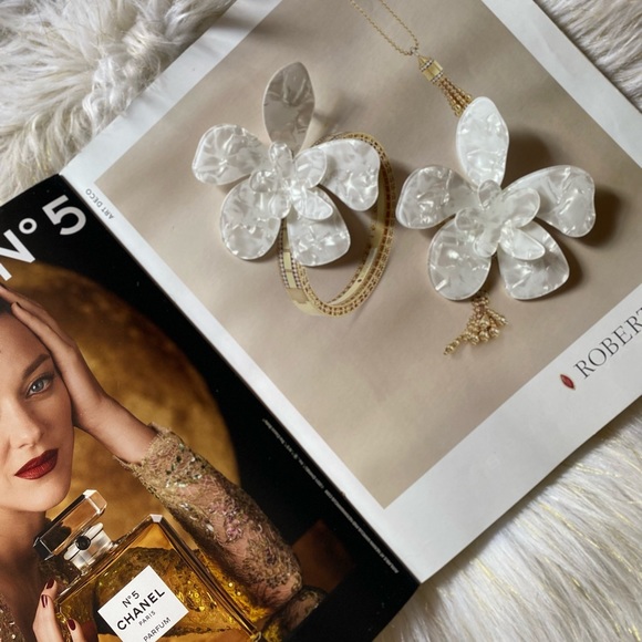 ❤️Zara Beautiful statement piece vacation, flower earrings🌸 - Picture 4 of 5